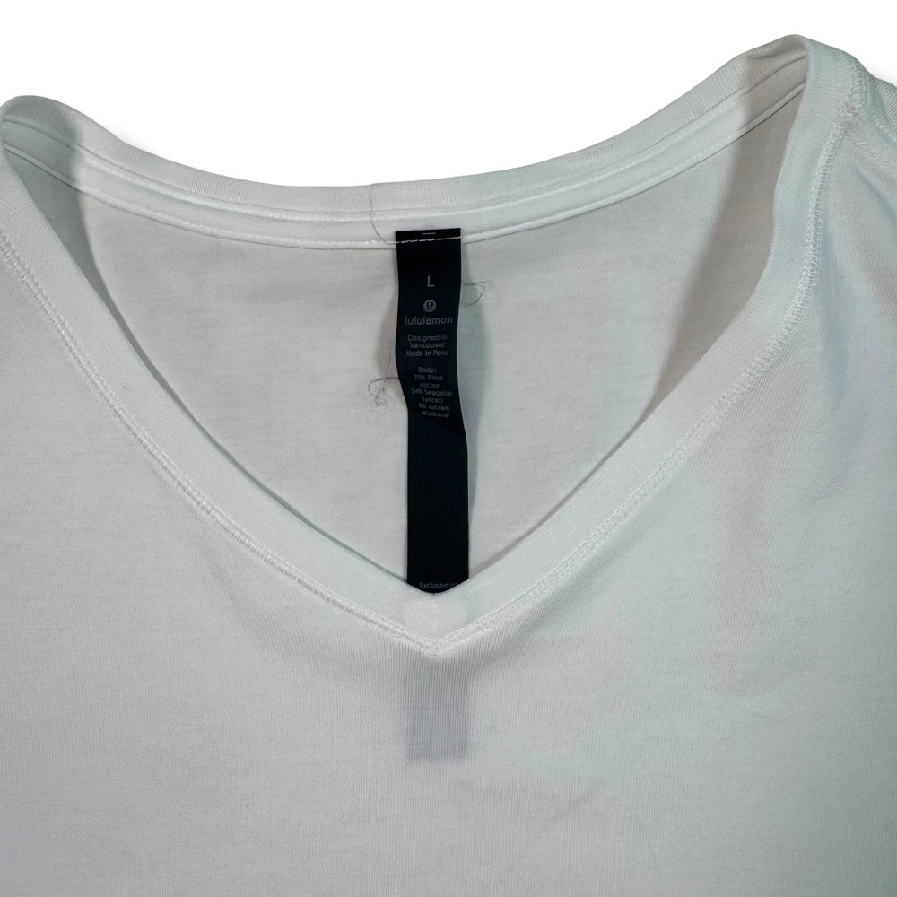 Lululemon 5 Year Basic V-Neck T-Shirt Size L Mens White